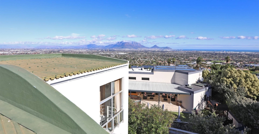 5 Bedroom Property for Sale in Plattekloof Western Cape